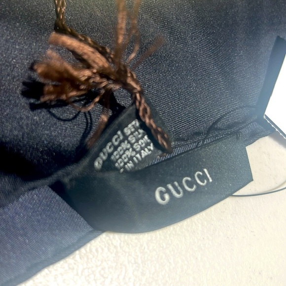 Gucci Black and Gold Logo Scarf 34x34 NWT - Picture 3 of 7